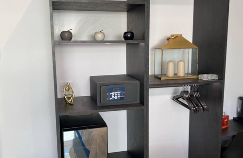 Barletta House | La Maison De Rosaline - L'immortale