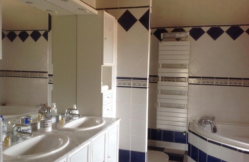 Sernhac Bed & Breakfast | Perfect Getaway at La Maison De Vélina - 10/10 Guest Rated