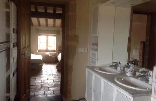 Sernhac Bed & Breakfast | Perfect Getaway at La Maison De Vélina - 10/10 Guest Rated
