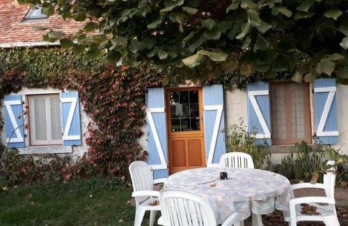 Nohant-en-Gracay House | Pet-Friendly Retreat at La Maison de Xenos - Family Comfort