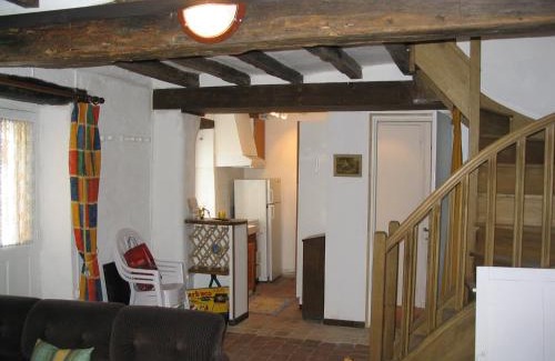 Nohant-en-Gracay House | Pet-Friendly Retreat at La Maison de Xenos - Family Comfort
