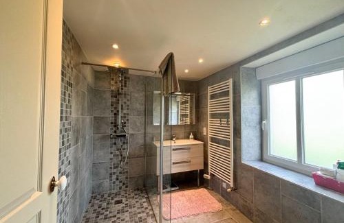 Ronai House | Relax at La Maison des Écuyers with Garden & BBQ Area