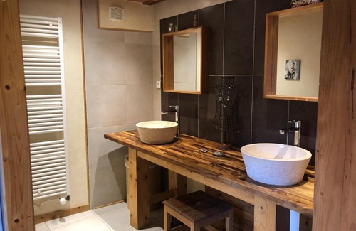 Orcines House | Family-Friendly Retreat at La Maison des Puys - Rated 9/10