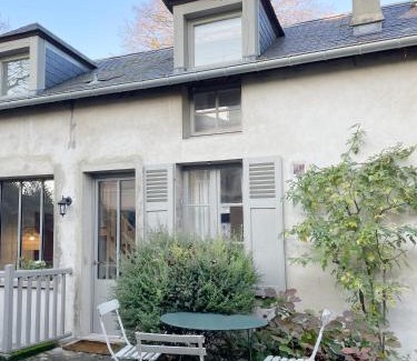 Senlis Apartment | Family-Friendly Maison Le 27 with Garden Retreat Experience