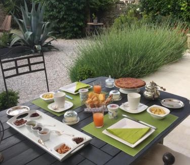Thaire Bed & Breakfast | Unforgettable Oceanfront Escape at La Maison du Baloir