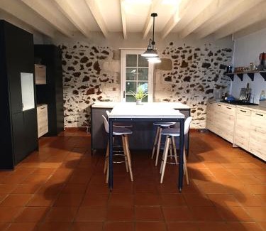 Captieux House | Discover La Maison du Bonheur: Family-Friendly Retreat