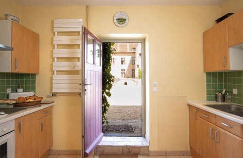 La Tagniere House | Elegant La Maison du Chateau: Guests Love the Pool & Spa