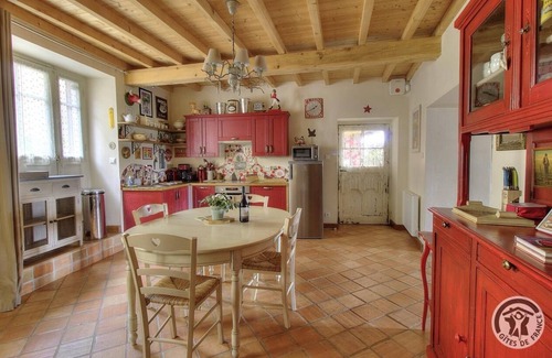 Ternand House | Discover La Maison du Chat Perché with Spa and Breakfast