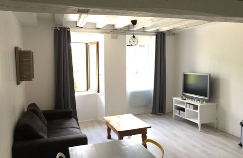 Provins Apartment | Inviting La Maison du Palais: Cozy Apartment in Medieval Provins