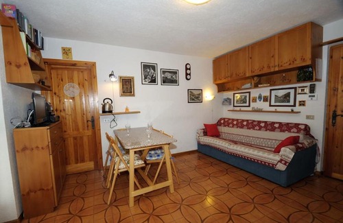 Morgex House | Experience Oceanfront Comfort at La Maison Everest 73
