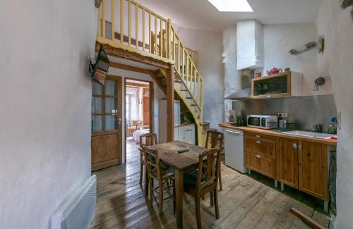 Sainte-Eulalie-de-Cernon House | Pet-Friendly Retreat at La maison d'Angèle - Rated 8.6/10