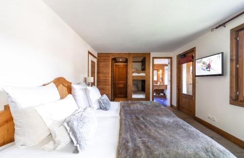 Le Praz Hotel | Indulge at La Maison Hôtel Les Peupliers: Spa & Pool Oasis
