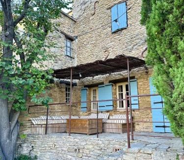 Saumane-de-Vaucluse House | La maison Haut-perché townhouse with view and jacuzzi