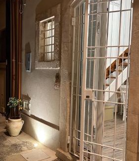 Avola House | Highly Rated La Maison: Family-Friendly with Accessible Amenities
