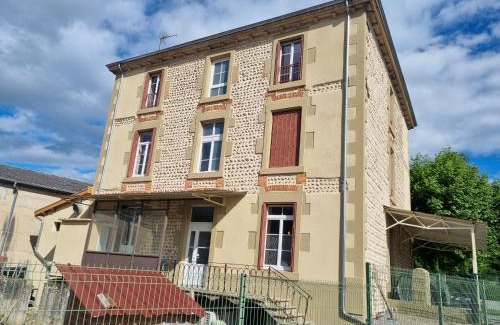Hauterives Apartment | Discover La Maison Lourégo-HORTENSIA: Family-Friendly Retreat