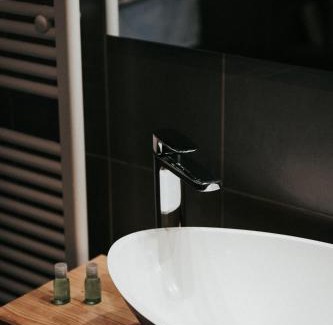 Thiers House | Pet-Friendly Retreat: La Maison Perchée with 9.5/10 Rating