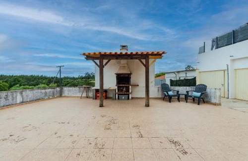 Condeixa a Nova Apartment | Family-Friendly Retreat at La Maison - Great for Kids!
