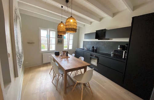 La Couarde-sur-Mer House | Experience La Maison Rose: Family-Friendly Oceanfront Retreat
