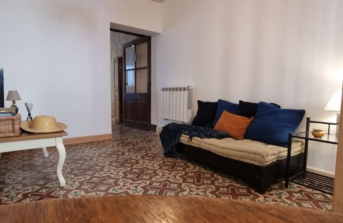 Tarascon House | Pet-Friendly Retreat at La Maison Verte de Tarascon