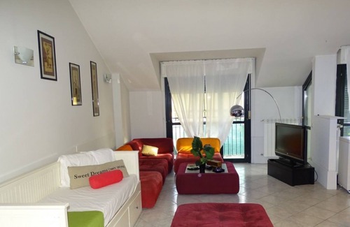 Fagnano Olona Apartment | La Maison Violette Fagnano Olona
