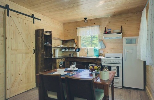 Pohenegamook Ski Chalet | Pet-Friendly Escape at La Maisonnette #17 - 9.6/10 Rated