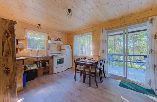 Pohenegamook Ski Chalet | Pet-Friendly La Maisonnette #19 with Family Amenities