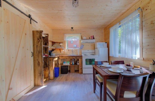 Pohenegamook Ski Chalet | Pet-Friendly La Maisonnette #19 with Family Amenities
