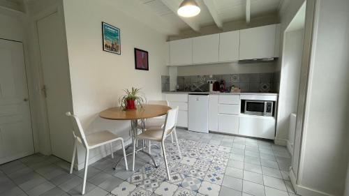 Ceyrat House | Cozy La Maisonnette de Julien: Guest Rated 9.1, Breakfast Included