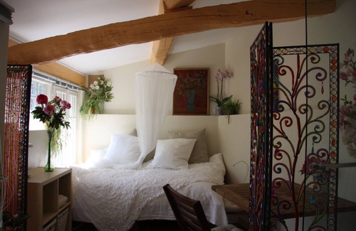 Carros House | Serene LA MAISONNETTE - Provencal Retreat with Pool & Spa