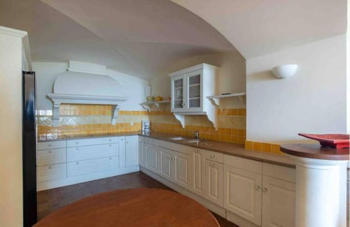 Rayol-Canadel-sur-Mer Villa | La Malpagne Villa: Family-Friendly Retreat by the Water