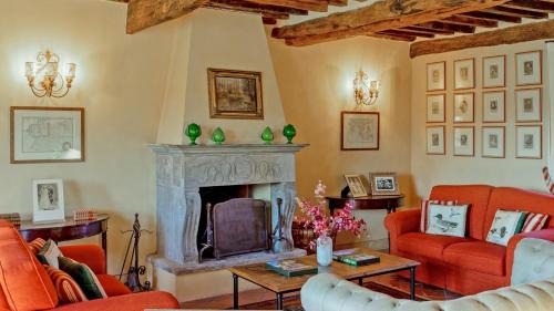 Capannori Villa | Relaxing Oceanfront Escape at LA MANDOLATA 12, Emma Villas