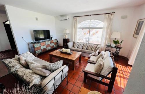 Esquina House | La Mansa Riverside: Exceptional Stay with Oceanfront Perks
