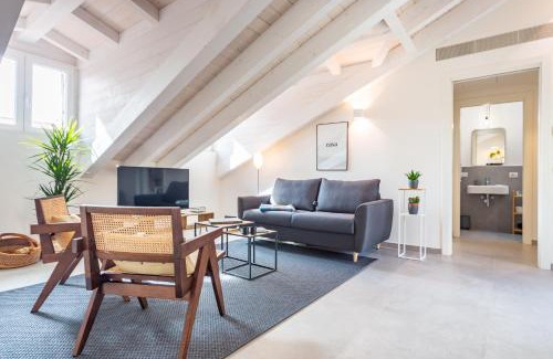 Chinatown Apartment | Guest Rated 9.8: La Mansarda di Sarpi for Family Stays