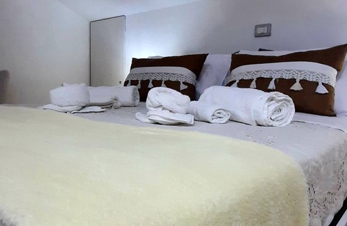 Benevento Bed & Breakfast | Inviting La Mansarda Suite with Breakfast & Kitchen Access