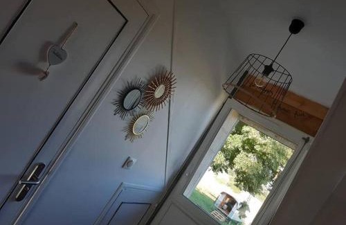 La Cochere Apartment | Cozy La Mansarde: Family-Friendly Stay with Great Reviews