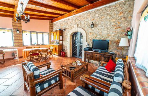 Itri Bed & Breakfast | Experience La Mantecata B&B: Oceanfront Bliss Awaits