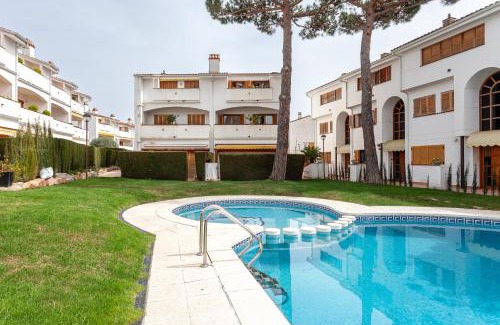 Platja d'Aro House | La Marinera Beach House: Guest Rated 9.8 with Pool Access