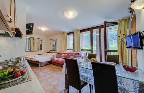 Bardonecchia Apartment | Cozy La Marmotta Campo Smith: Ski Slopes & Pet-Friendly Stay