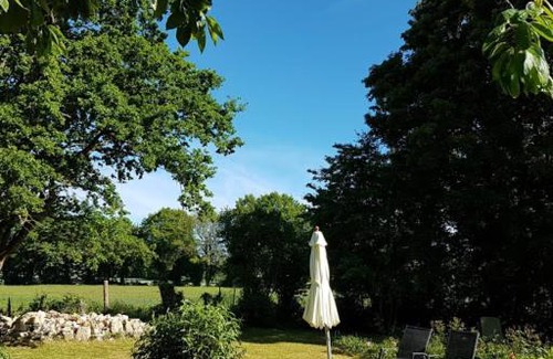 Dampierre-sous-Bouhy House | Pet-Friendly La Marquise: 4-Star Comfort with Two Bedrooms