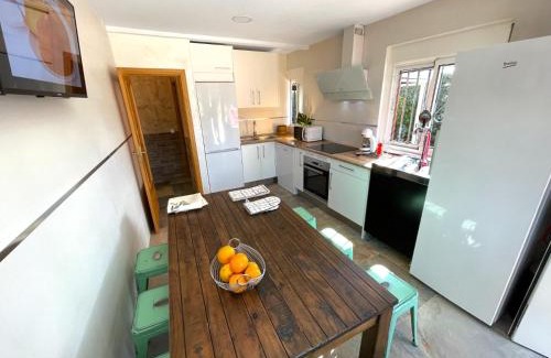 El Viso de San Juan House | Experience La Mayor del Viso: Oceanfront Retreat for Families