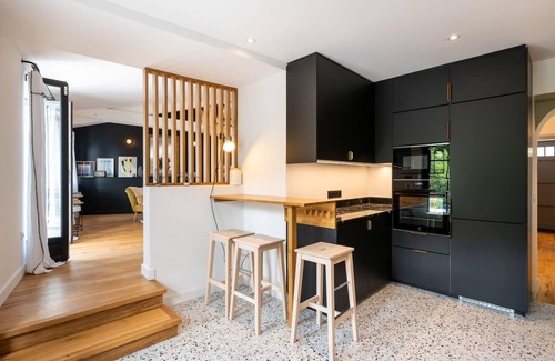Saint-Didier-au-Mont-d'Or Villa | Relaxing Village House with Pool - Ideal Family Escape