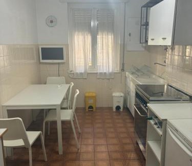 Lagaccio Other | La Milonga 2 - Habitación - Baño y Cocina Compartida