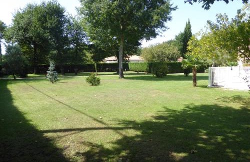 Sainte-Eulalie-en-Born Bed & Breakfast | La Mimona: Oceanfront Retreat with Pool & 9.4/10 Rating
