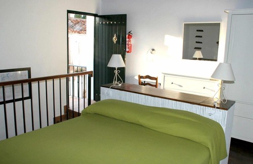El Almendro House | Discover La Mina Rural: Family-Friendly Retreat with Hot Tub