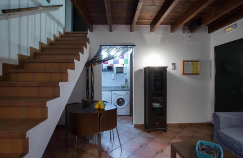 El Almendro House | Discover La Mina Rural: Family-Friendly Retreat with Hot Tub