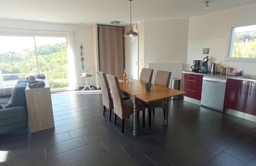 Cublac House | La Mirabelle: Comfort and Scenic Views Await You