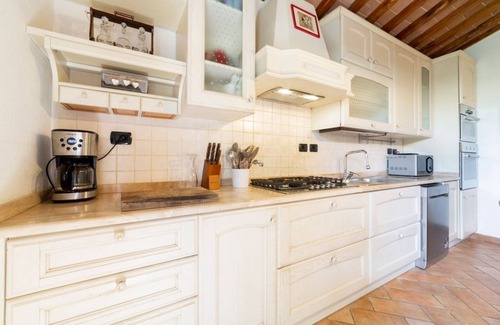 Castellina in Chianti Cottage | Relax at La Misura: Poolside Cottage in Chianti Hills