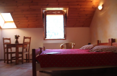 Saint-Jean-Saint-Nicolas Bed & Breakfast | Family-Friendly Stay at La Monbéliarde with Breakfast Included