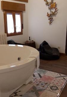 Umbrias House | Discover La Morada del Druida: Pet-Friendly Oasis