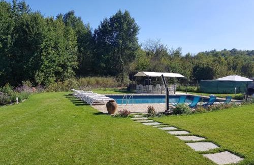 Rocchetta Tanaro Bed & Breakfast | Relax at La Morona: Family-Friendly with Pool & Hot Tub